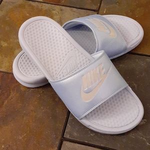 Nike Benassi Slides